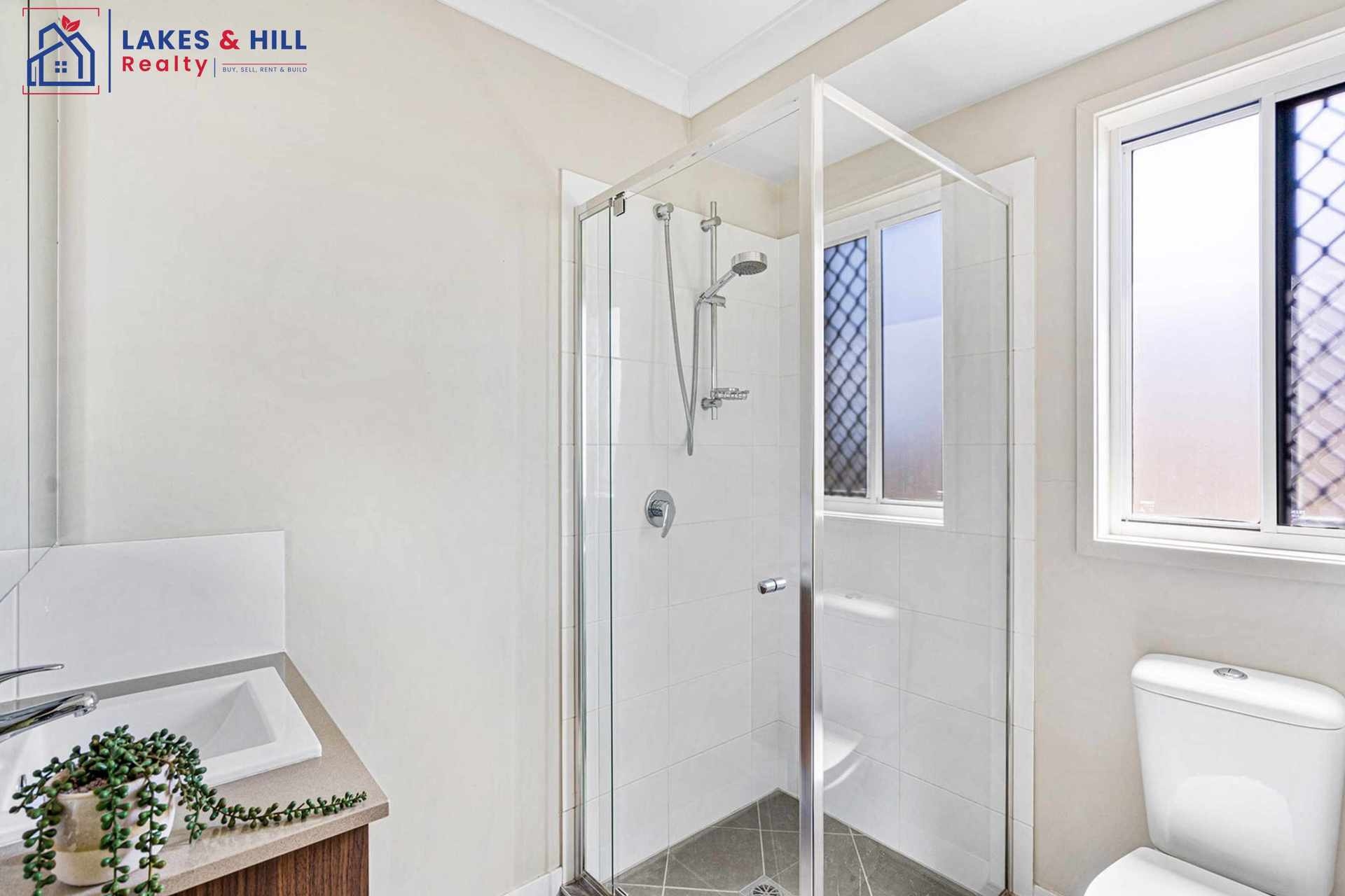 8 Ballyalla Crescent, Warner, QLD, 4500 — photo 6